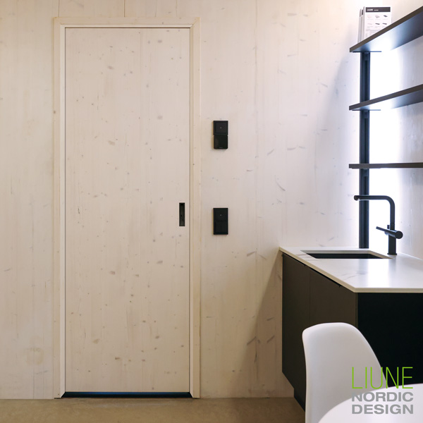 Liune Door D27 | Cross Laminated Timber liukuovi