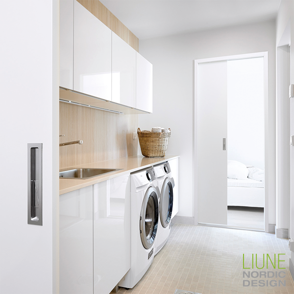 Liukuovet kosteaan tilaan